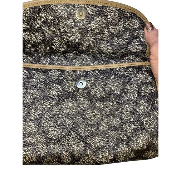 Yves Saint Laurent YSL Giraffe Print Clutch Bag Coated Canvas Leather Trim - Picture 4 of 16